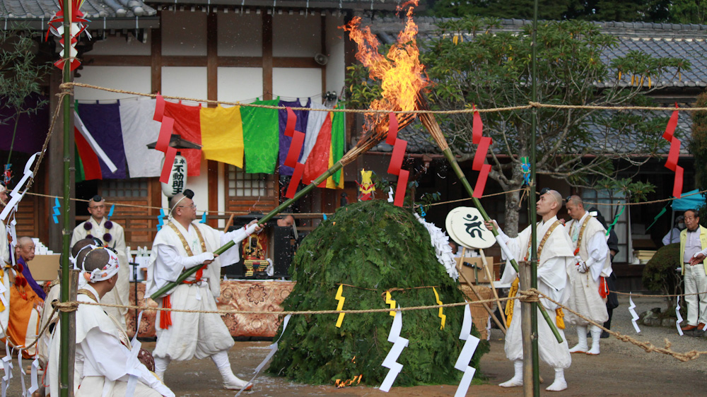 上津の火祭り